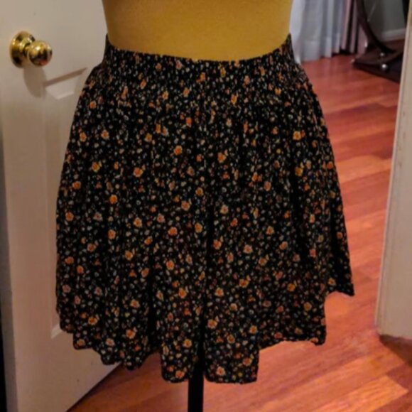 Juniors Floral Skirt Short Skirt Size Small Forever 21 - Picture 4 of 4